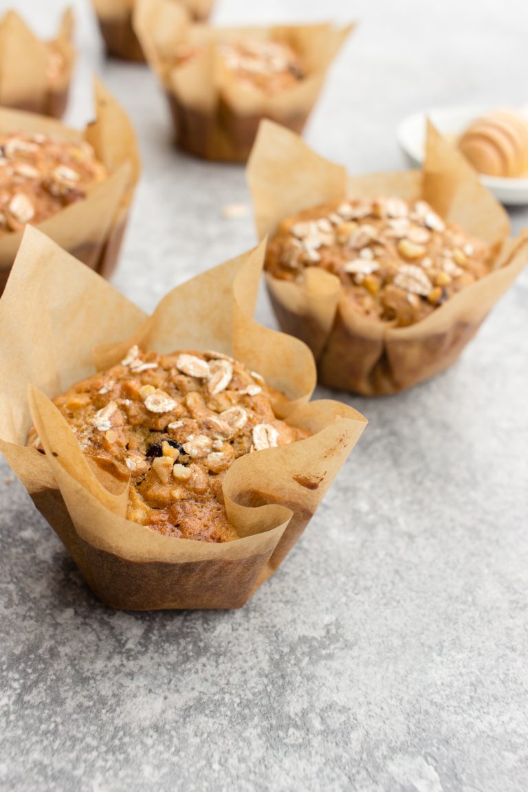 Gesunde Apfelmuffins mit Cranberries und gerösteten Walnüssen ...
