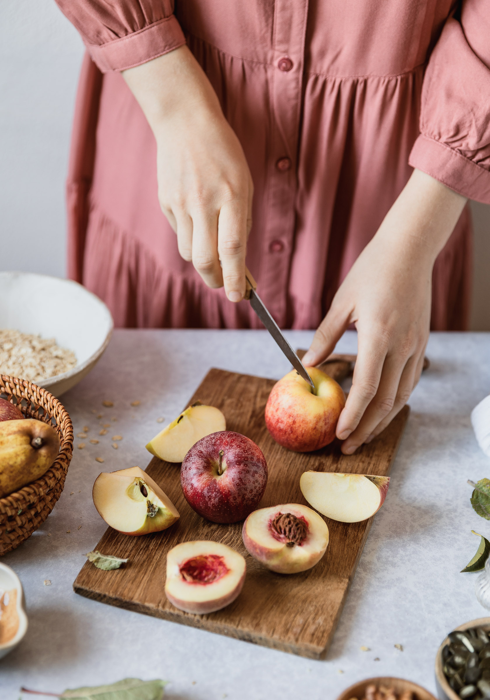 Spätsommer trifft Herbst: Apfel-Birnen-Crumble mit Pfirsich und ...