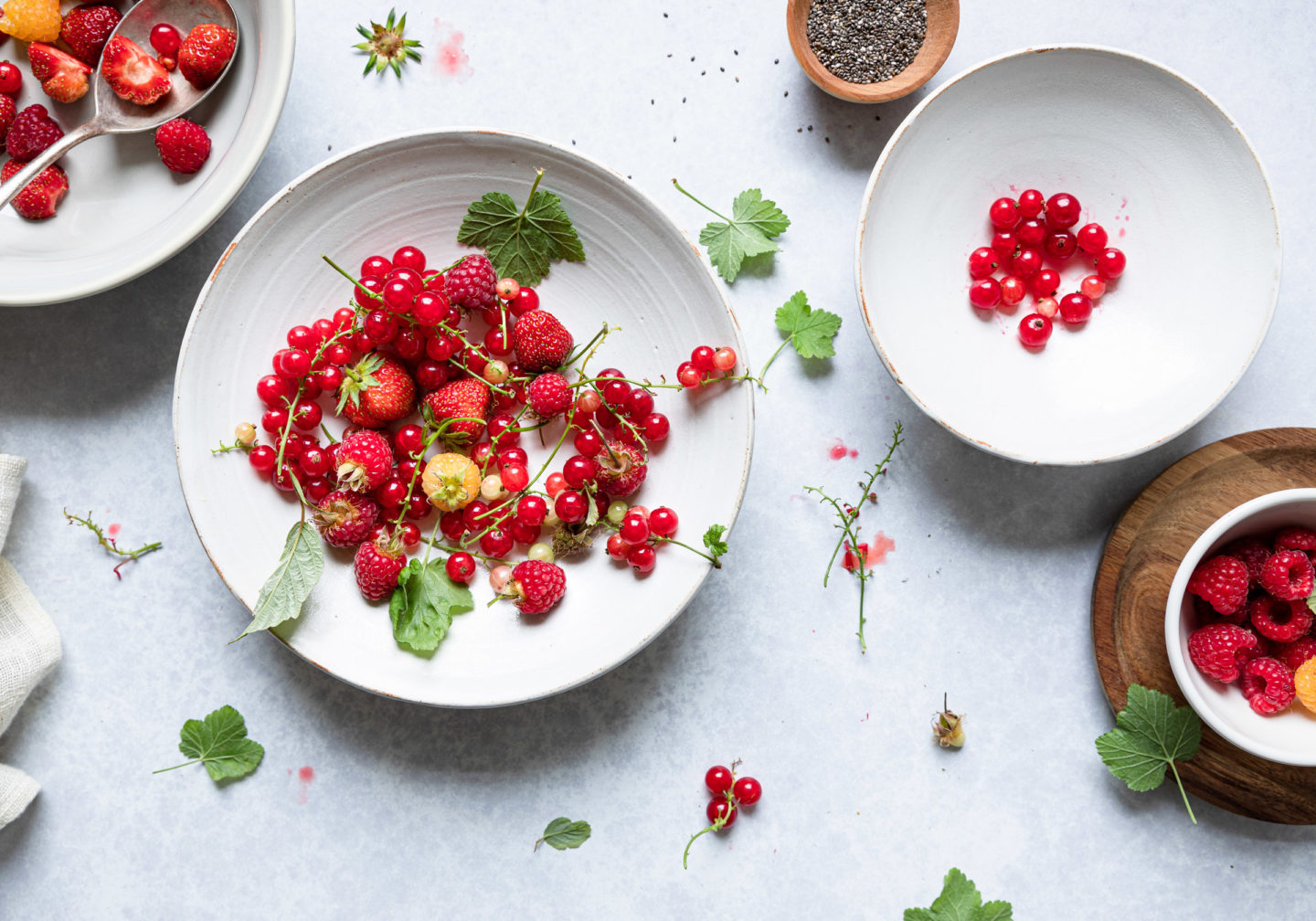 Sommerliche Beeren-Schnitten mit Streuseln – sophieschoices